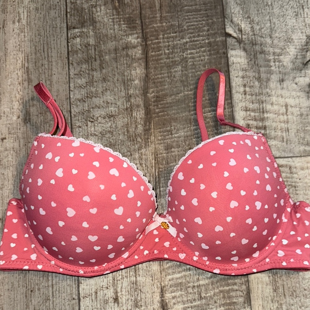 DAISY FUENTES bra-size‎ 38C